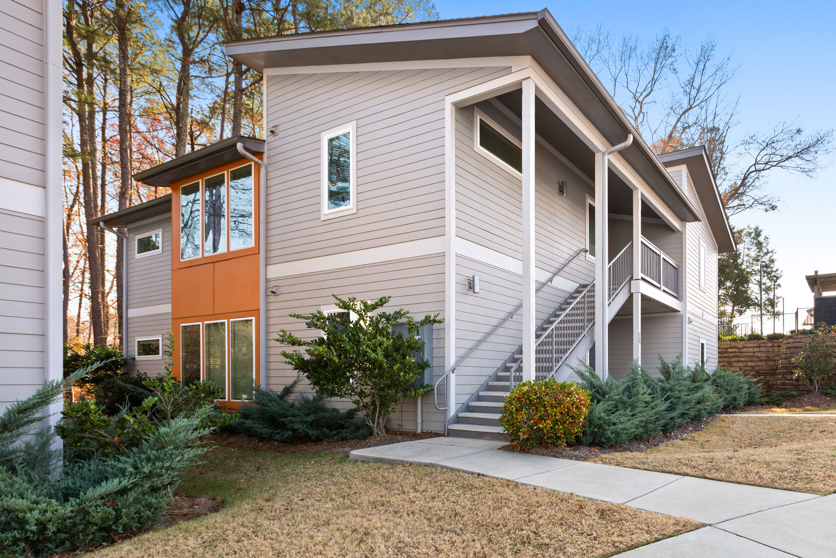 Rael Corp Charme on Ave